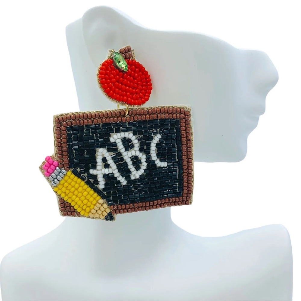 🎁 A Holiday Gift for My Teacher Seed bead Earrings 🎄 - Picture 1 of 3